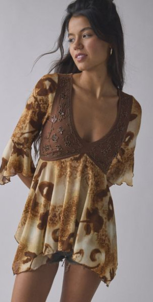 urban outfitters Kimchi Blue ブラウン S鹿の子柄 Kimchi Blue - Stevie Beaded Embroidered Babydoll Top in Brown